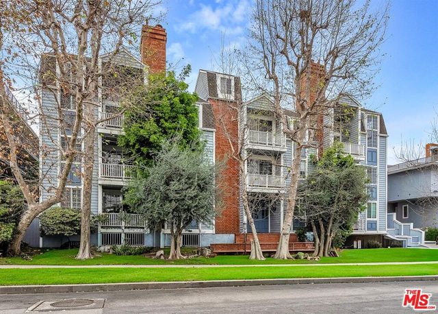 11667 Gorham Avenue 203, Los Angeles, CA 90049