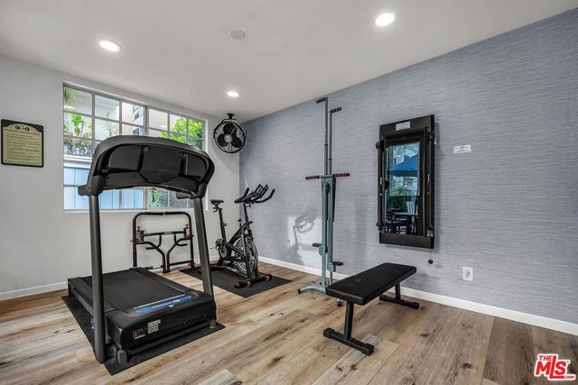 11667 Gorham Avenue 203, Los Angeles, CA 90049