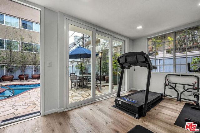 11667 Gorham Avenue 203, Los Angeles, CA 90049