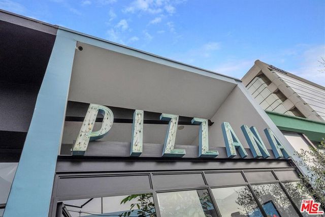 11667 Gorham Avenue 203, Los Angeles, CA 90049