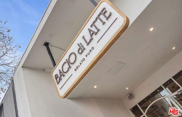 11667 Gorham Avenue 203, Los Angeles, CA 90049