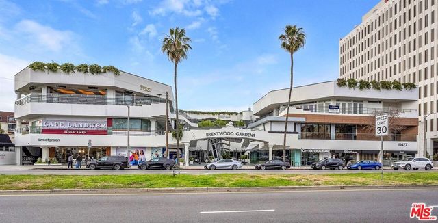 11667 Gorham Avenue 203, Los Angeles, CA 90049