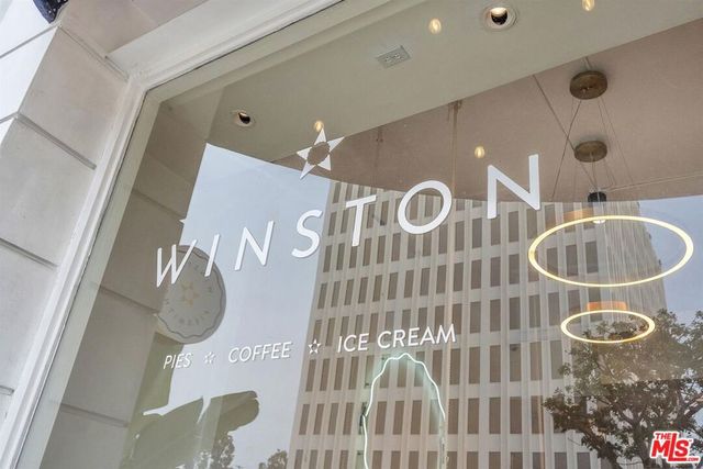 11667 Gorham Avenue 203, Los Angeles, CA 90049