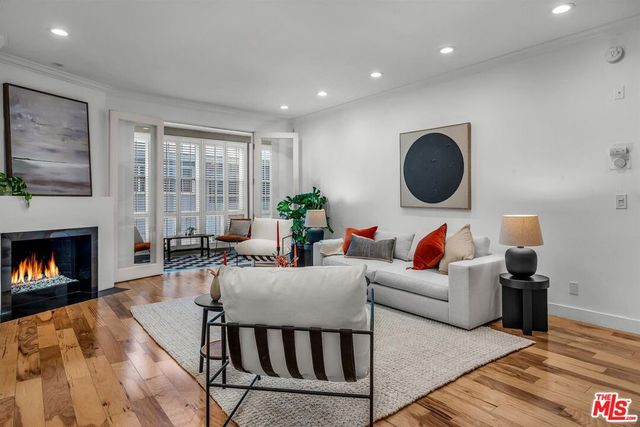 11667 Gorham Avenue 203, Los Angeles, CA 90049