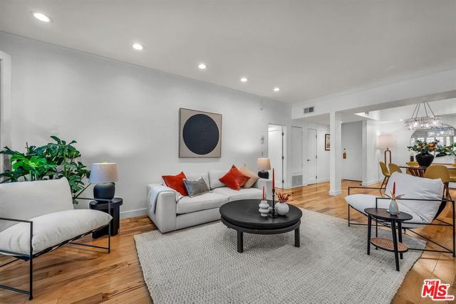 11667 Gorham Avenue 203, Los Angeles, CA 90049