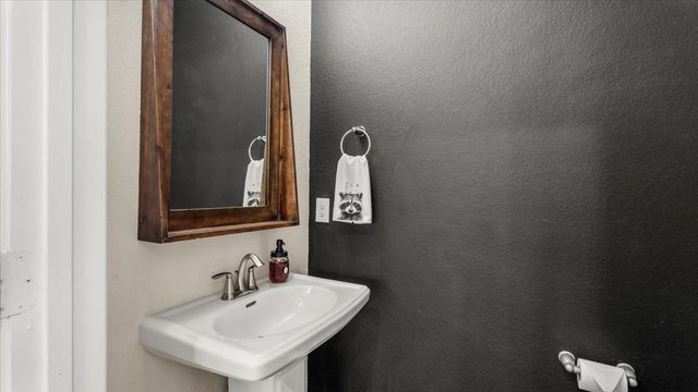 2077 Brookmont Drive, Conroe, TX 77301