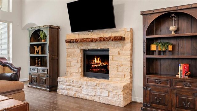 2077 Brookmont Drive, Conroe, TX 77301