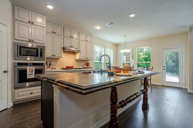 2077 Brookmont Drive, Conroe, TX 77301