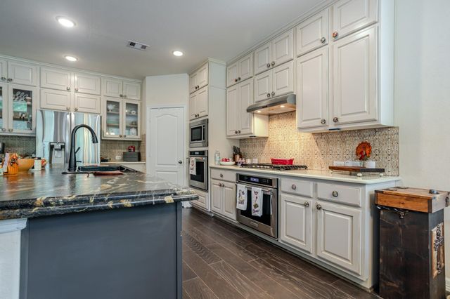 2077 Brookmont Drive, Conroe, TX 77301