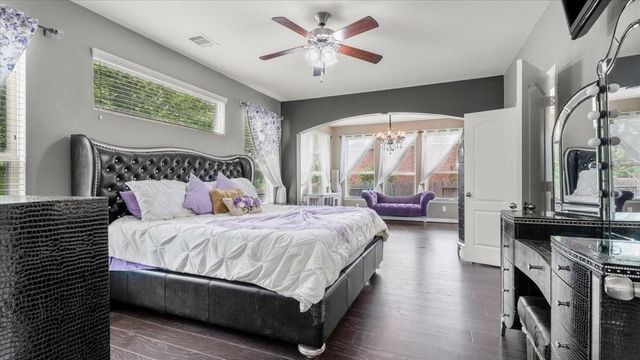 2077 Brookmont Drive, Conroe, TX 77301