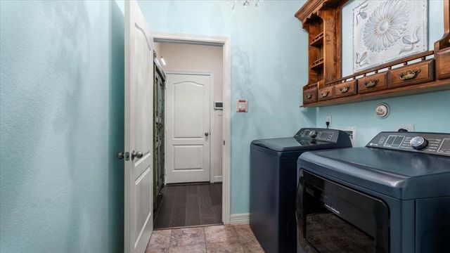 2077 Brookmont Drive, Conroe, TX 77301