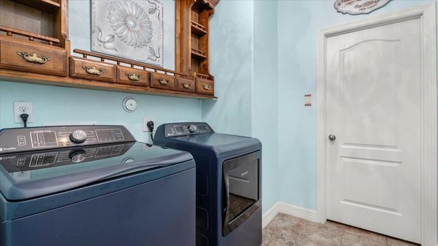 2077 Brookmont Drive, Conroe, TX 77301