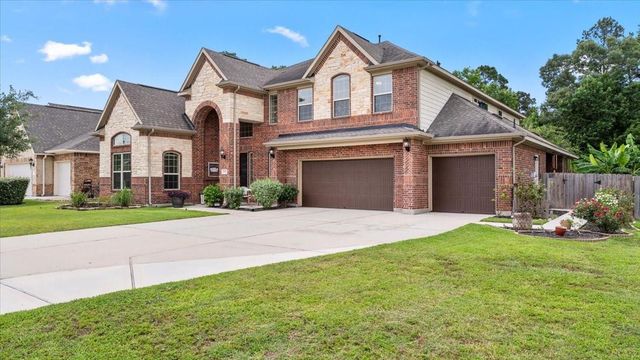 2077 Brookmont Drive, Conroe, TX 77301
