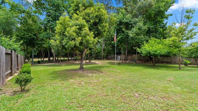 2077 Brookmont Drive, Conroe, TX 77301