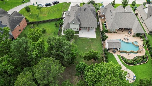 2077 Brookmont Drive, Conroe, TX 77301