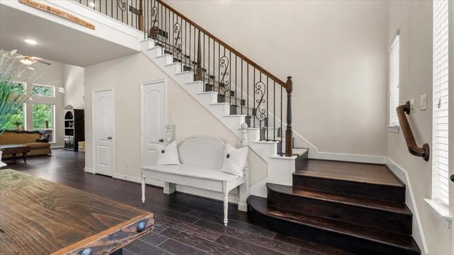 2077 Brookmont Drive, Conroe, TX 77301