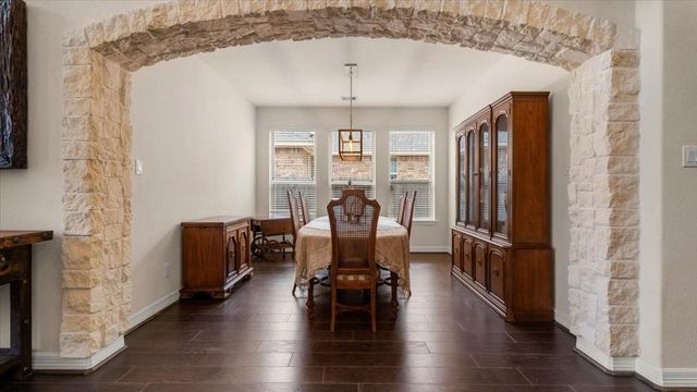 2077 Brookmont Drive, Conroe, TX 77301