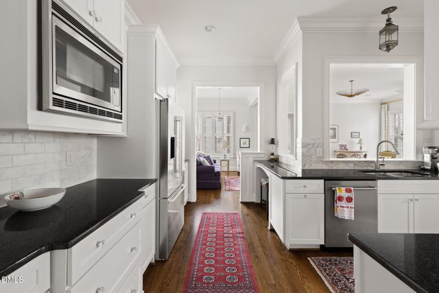 400 E Winmore Avenue, Chapel Hill, NC 27516