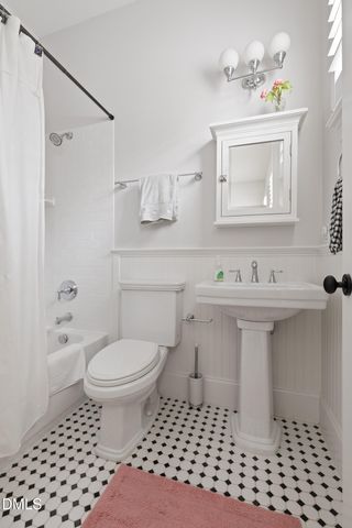 400 E Winmore Avenue, Chapel Hill, NC 27516