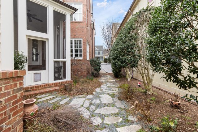 400 E Winmore Avenue, Chapel Hill, NC 27516