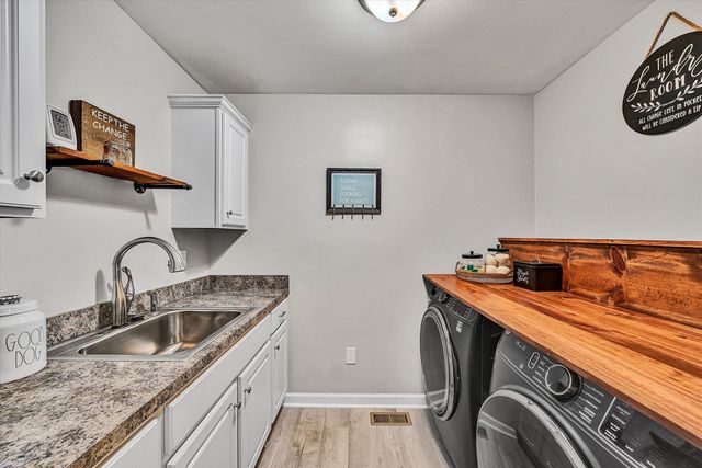 1040 Old Station Loop, Hardy, VA 24101