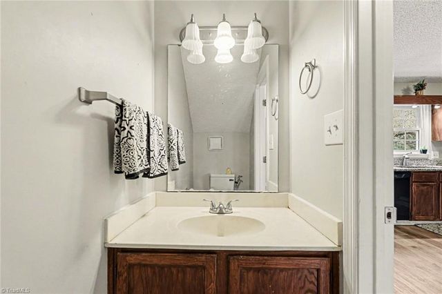 5518 Cobble Glen Court, Greensboro, NC 27407