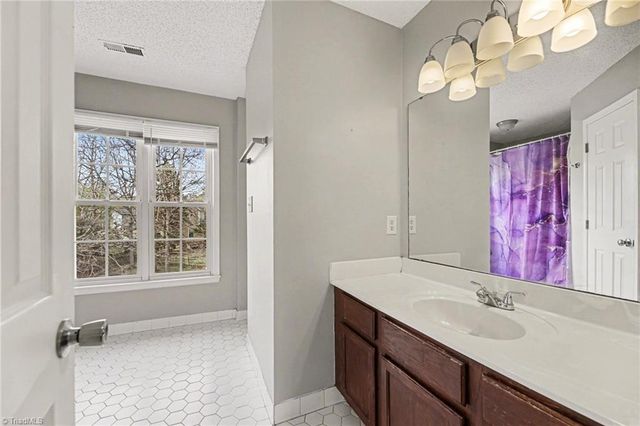 5518 Cobble Glen Court, Greensboro, NC 27407