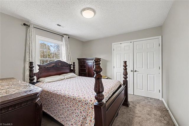 5518 Cobble Glen Court, Greensboro, NC 27407