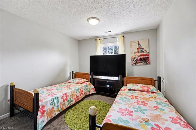 5518 Cobble Glen Court, Greensboro, NC 27407