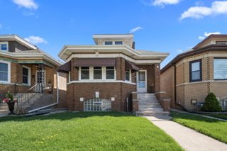 2945 N 77th Avenue, Elmwood Park, IL 60707