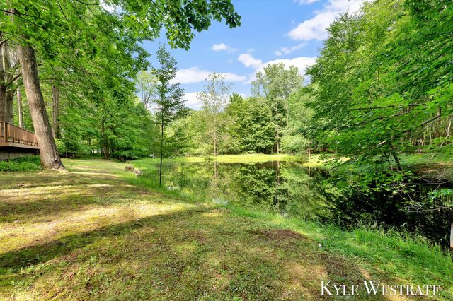 15594 Ritchie Avenue NE, Cedar Springs, MI 49319