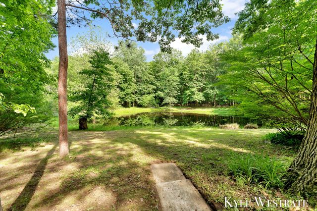 15594 Ritchie Avenue NE, Cedar Springs, MI 49319
