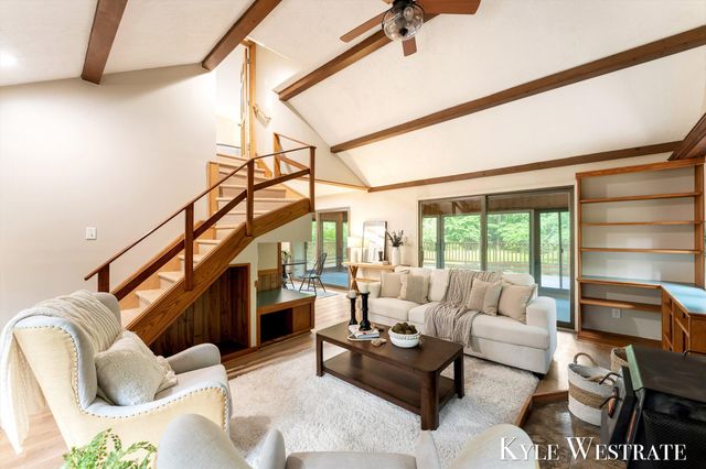 15594 Ritchie Avenue NE, Cedar Springs, MI 49319