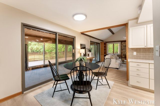 15594 Ritchie Avenue NE, Cedar Springs, MI 49319