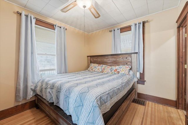 721 W GRAHAM Avenue, Council Bluffs, IA 51503