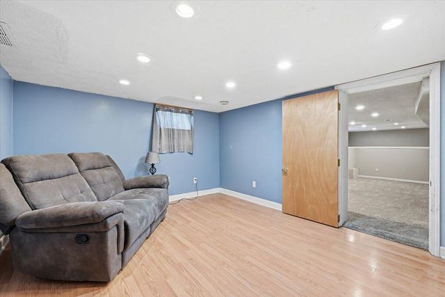 721 W GRAHAM Avenue, Council Bluffs, IA 51503