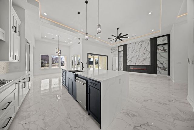 2903 Sunnyside Drive, Ennis, TX 75119