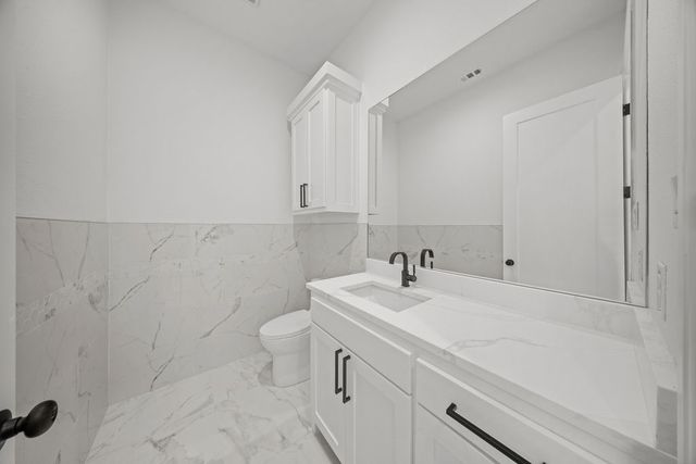 2903 Sunnyside Drive, Ennis, TX 75119