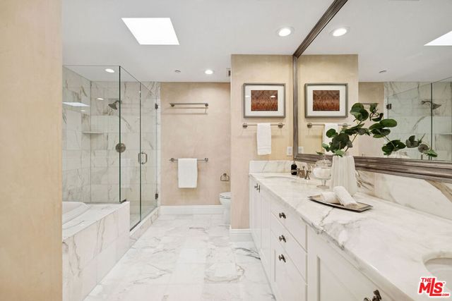 261 S Reeves Drive PH3, Beverly Hills, CA 90212