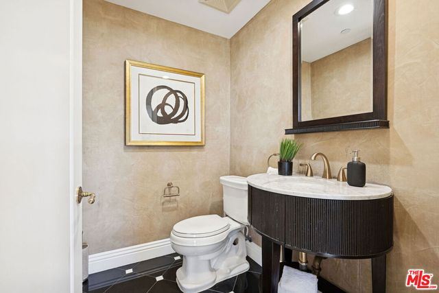 261 S Reeves Drive PH3, Beverly Hills, CA 90212