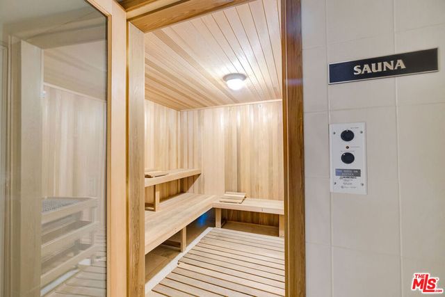 261 S Reeves Drive PH3, Beverly Hills, CA 90212