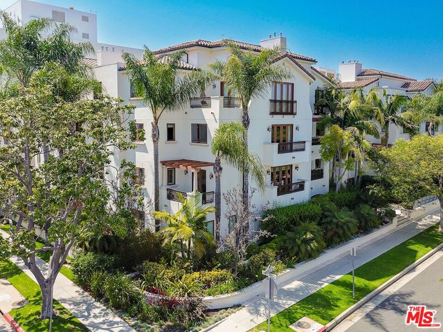 261 S Reeves Drive PH3, Beverly Hills, CA 90212