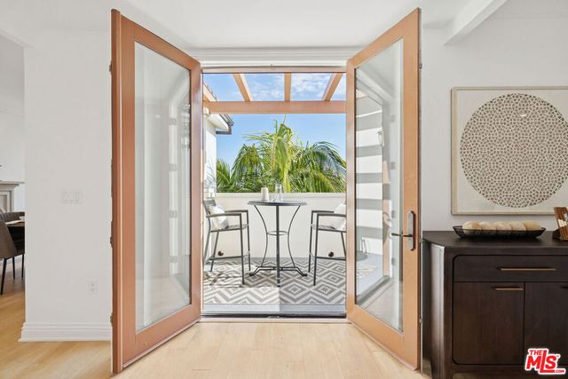 261 S Reeves Drive PH3, Beverly Hills, CA 90212