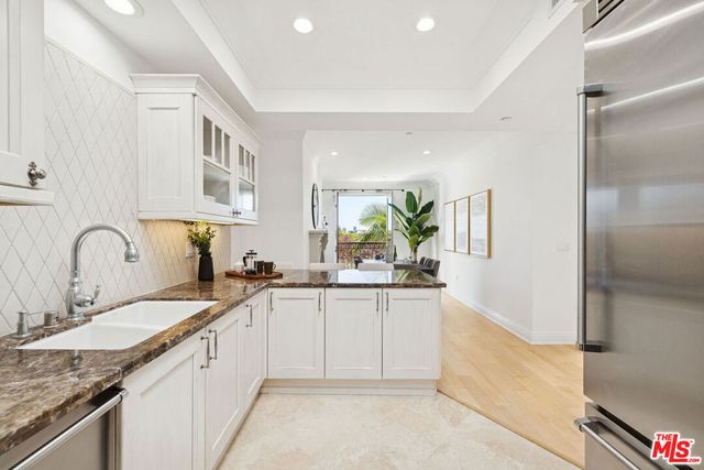 261 S Reeves Drive PH3, Beverly Hills, CA 90212