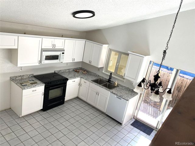 4865 S Espana Ln, Centennial, CO 80015