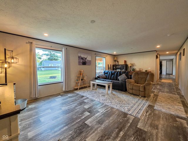 969 A Street SE, Linton, IN 47441