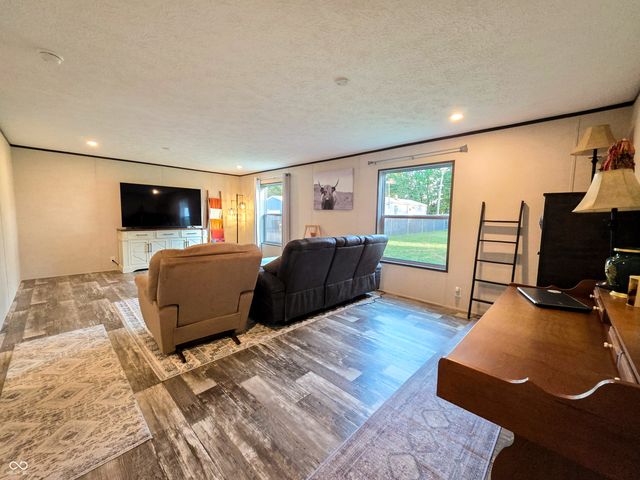 969 A Street SE, Linton, IN 47441