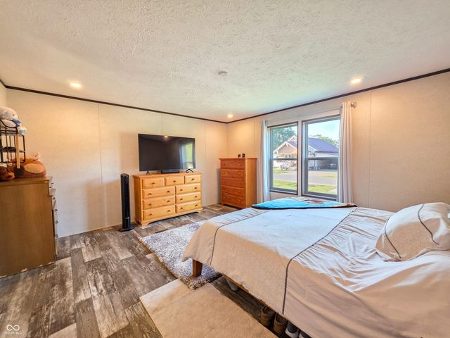 969 A Street SE, Linton, IN 47441