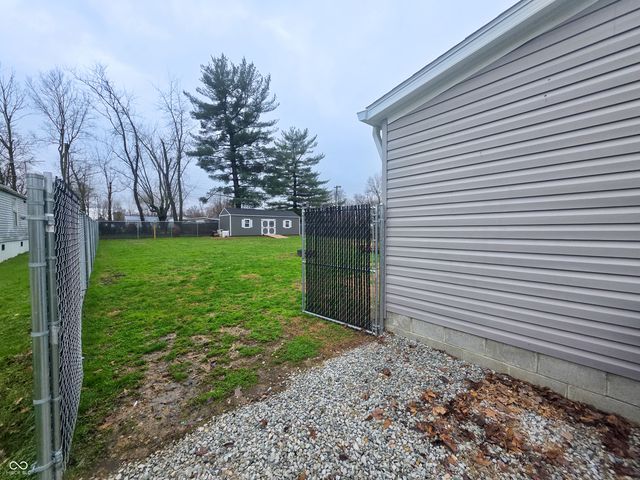 969 A Street SE, Linton, IN 47441