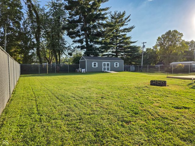 969 A Street SE, Linton, IN 47441